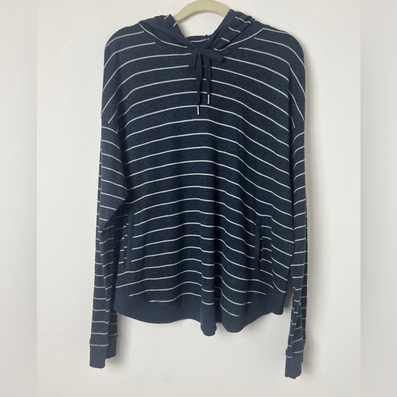 Koolaburra By UGG Women's XL Blue White Stripe Thermal Pullover Hoodie Coastal - Picture 3 of 13